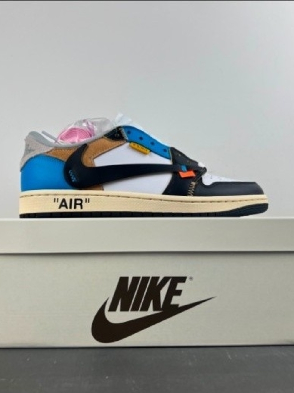 Travis Scott Jordan 1